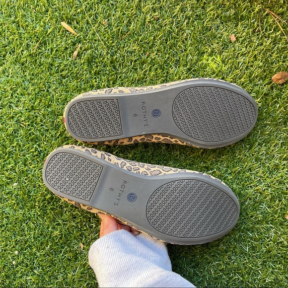 Rothys | Round Toe Flat in Spotted Leopard Cheetah Print • Washable Eco-Friendly - Picture 4 of 8